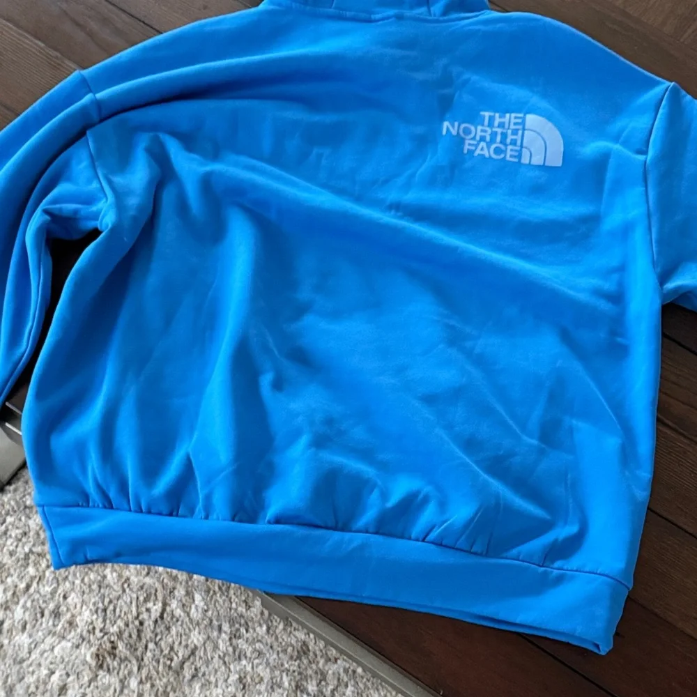 The North Face Bright Blue Hoodie NWT | Women’s Outdoor Sweatshirt Pullover